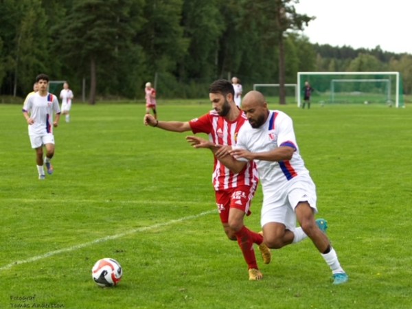 Mbarek stekhet när JV FF krossade Runhällens&nbsp;BoIS